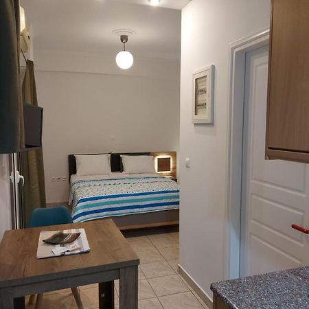 Adler 2 Cozy 2 Persons Apartment Downtown ピレウス エクステリア 写真